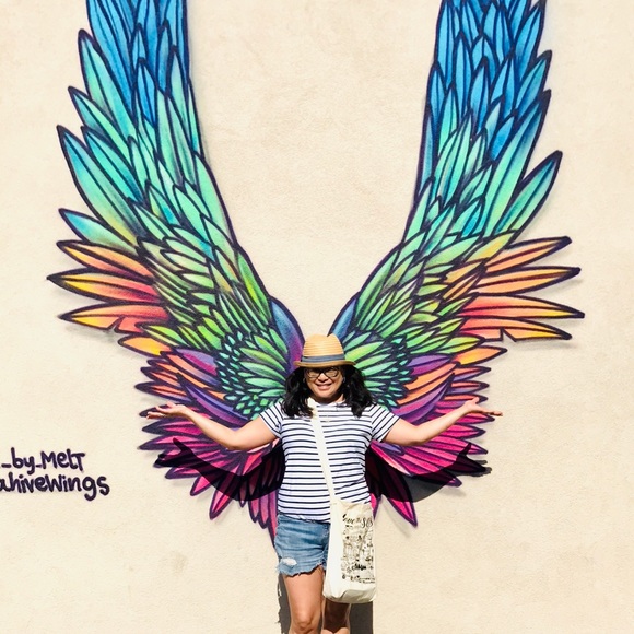 Meet your Posher, Sandee - Picture 2 of 3